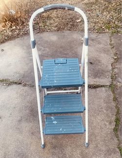 Cosco 3-Step Ladder