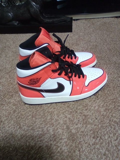 ** NIKE AIR JORDAN 1's SNEAKERS/ SIZE 12 