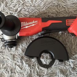 MILWAUKEE M18- 18v 4-1/2"_5"(115-125 mm) GRINDER (tool only)