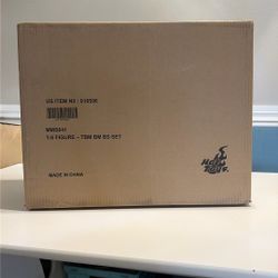 Hot Toys The Batman W/Bat-Signal 2022 Sealed Brand New In Box! 