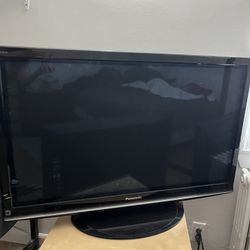 Panasonic Viera G10 Series 42" 1080p THX-Certified Plasma TV - Like New!