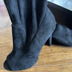 Like  New Thigh Boots. 