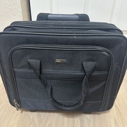 Laptop Carrying Case With Wheels 