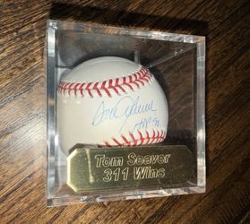 Tom Seaver Autographed PSA/DNA Holo Signed Official Major League Baseball HOF
