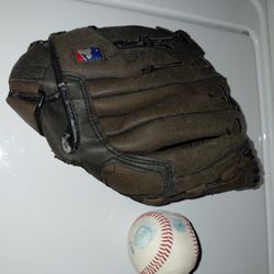 Guante Y Pelota De Béisbol