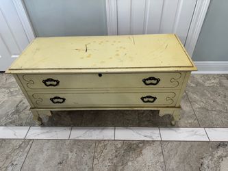 Lane brand cedar chest