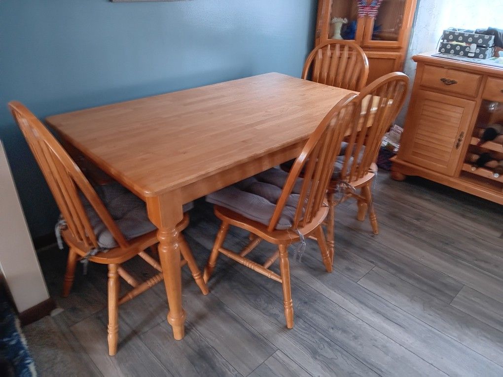 Dining/Kitchen Table
