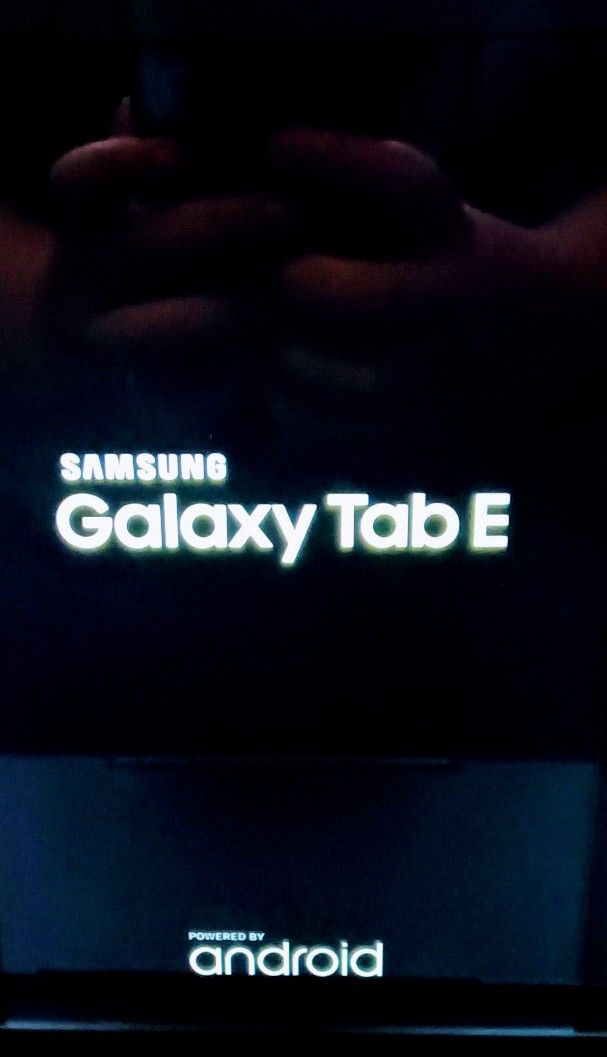 Samsung Galaxy Tab E Tablet With Logitech Keyboard and Charger