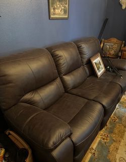 Like new leather couch