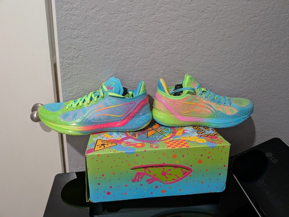 Lining Liren 4 v2 Poison Frog size 8.5