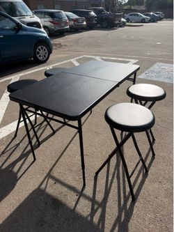 Folding Table with 4 Folding Stools