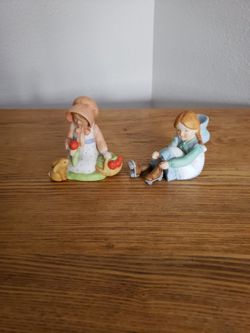 Holly Hobbie Vintage Figurines (2)