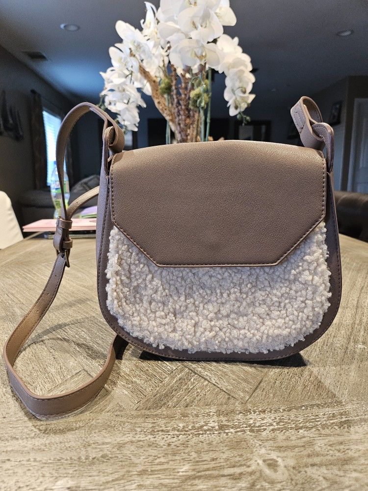 Universal Thread Medium Size Bag