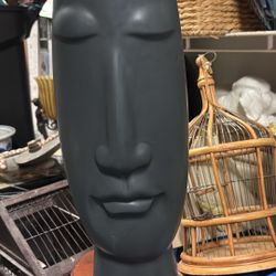 20” Tall New Modern MCM ZGallerie Mikasa Style Black Face Vase $45.   Pair Of 18” White Face Vases $80. 