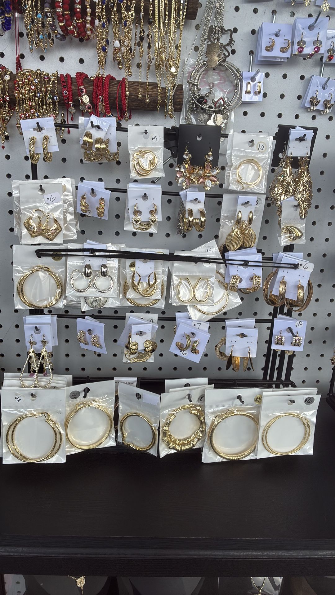 Gold plated earrings. Oro laminado