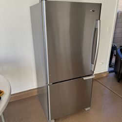 Amana Refrigerator ( 1 Month Warranty)
