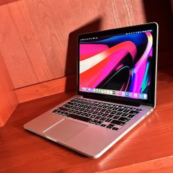 Apple MacBook Pro 13” Retina I5/8GB/256GB SSD $220