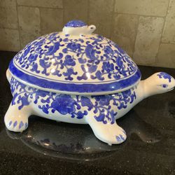 Bombay Co Large Blue and White Chinoiserie Ceramic Turtle Tureen-Decoration Only 