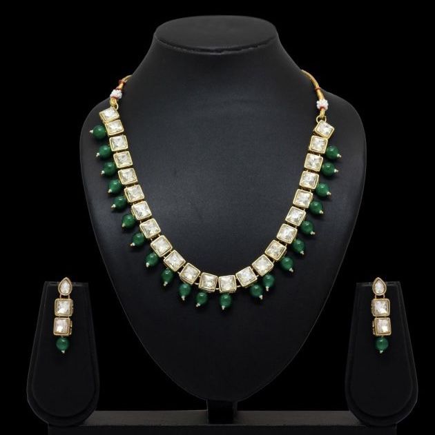 Beautiful Fashion Crystal Necklace Set With Beads 