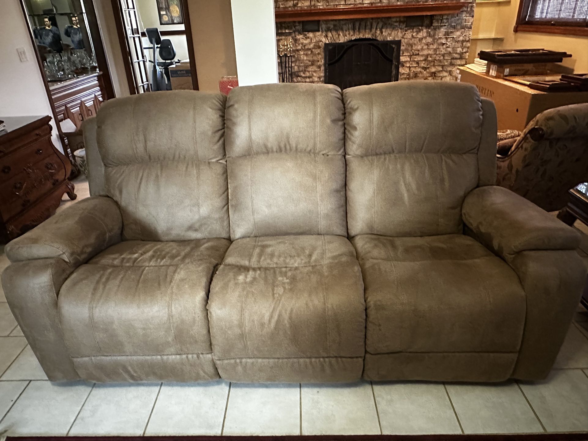 Power Reclining Couch/Sofa