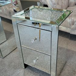 Mirrored Accent Table (Nightstand)