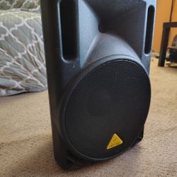 Behringer 10" Powered Speaker 