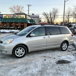 2004 Toyota Sienna
