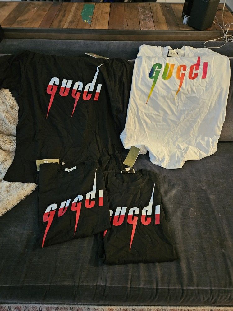 Gucci Blade T-shirts. 2XL