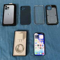 Apple iPhone 13 Pro Max 512gb Unlocked W/2cases, Box & Charger