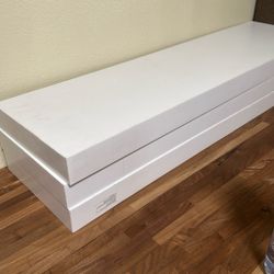 White Shelves Quantity Of 3 With Brackets 