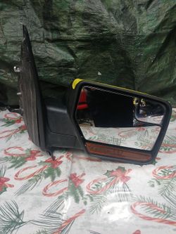 2012-17 Ford Expedition Right Mirror W/Signal Light