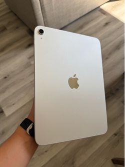 Apple iPad (A16) – 128GB – Silver – Like New
