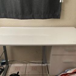 Table Desk Good Condition Pick Up Only
