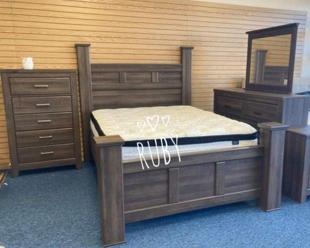 Gray Multi Juararo Queen / King / Twin Bedroom Furniture Set| Dresser, Mirror, Nightstand 2 , Chest Available @ Sameday Delivery 🚚