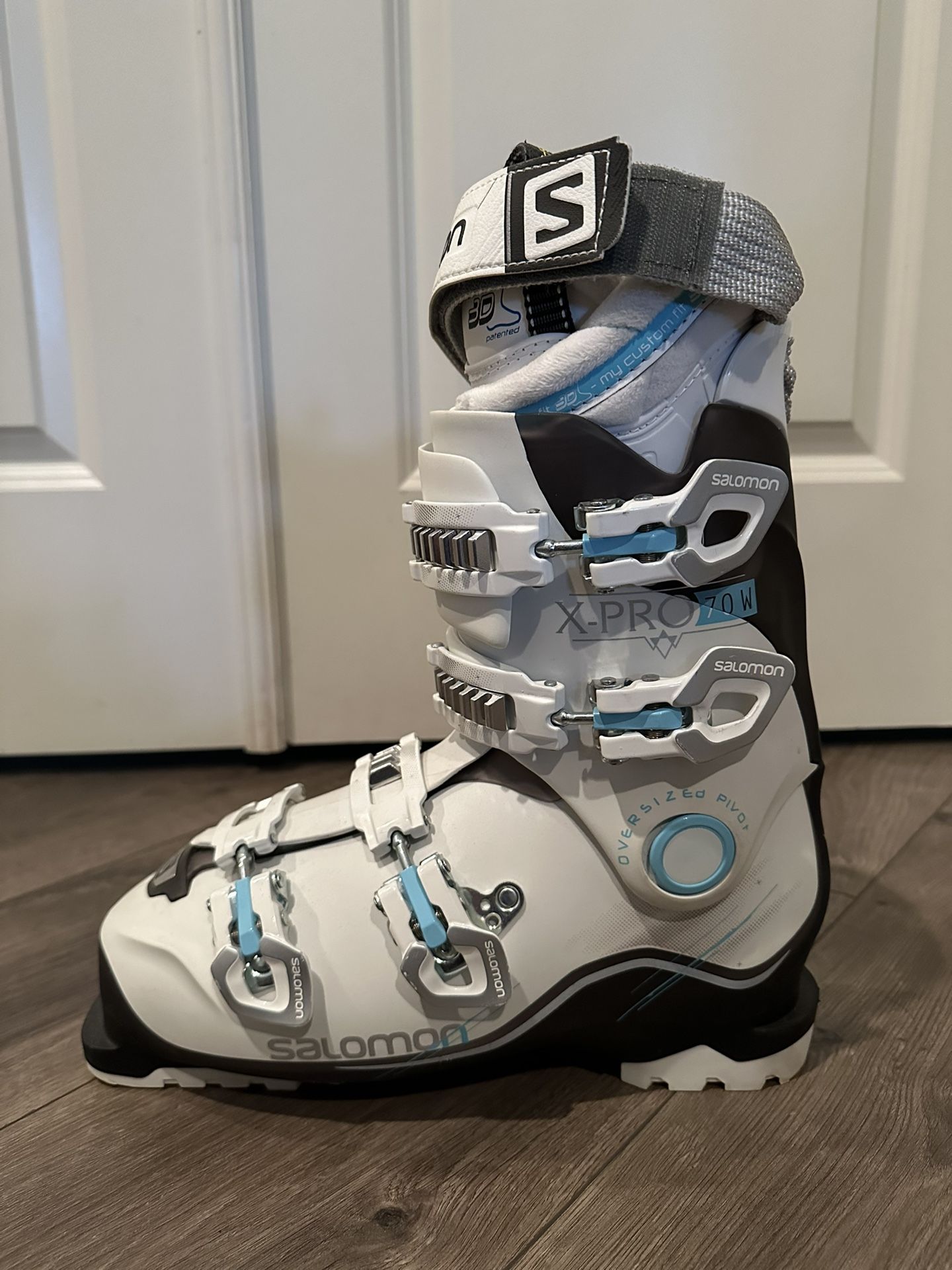 Woman’s Ski Boots
