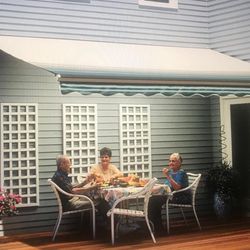 Sunsetter motorized awning - 10 ft (9 ft extension)