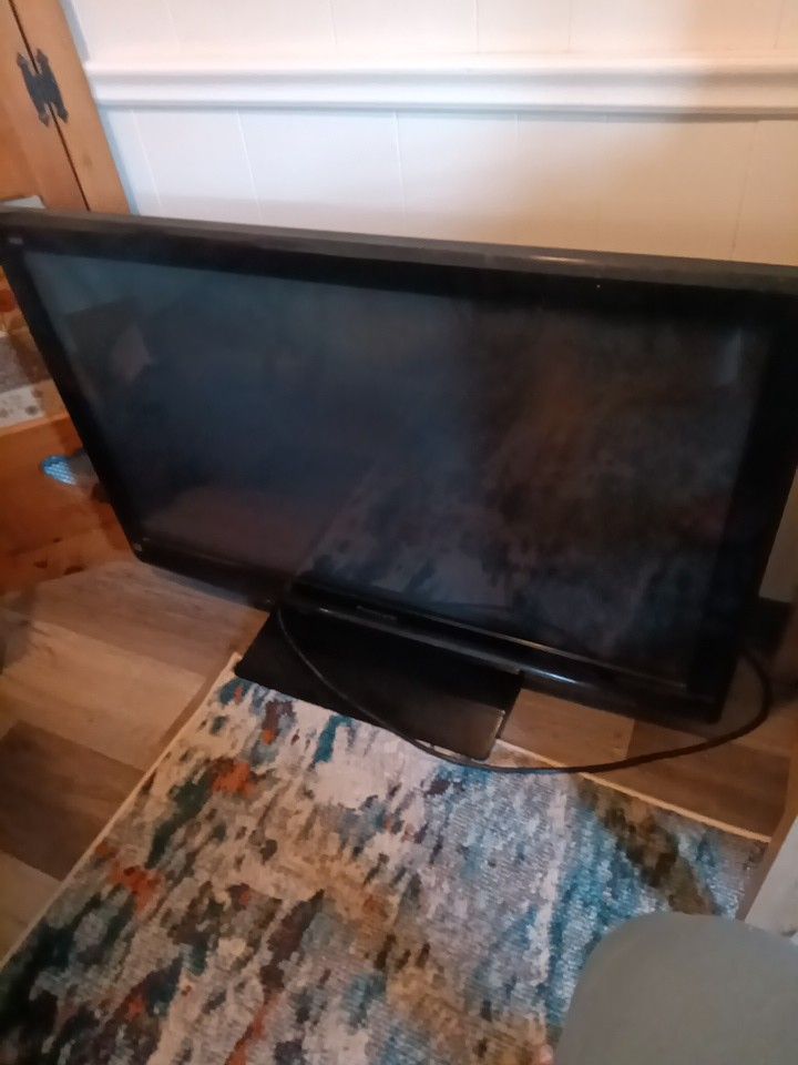 42in Panasonic Plasma Tv FREE