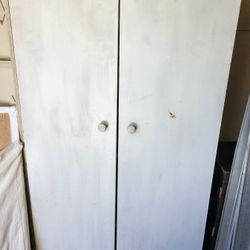 Free Cupboard With 4 Shelves, In Good Condition