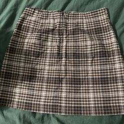 Gb brown and white plaid skirt jr size small