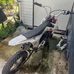 140cc Dirt Bike