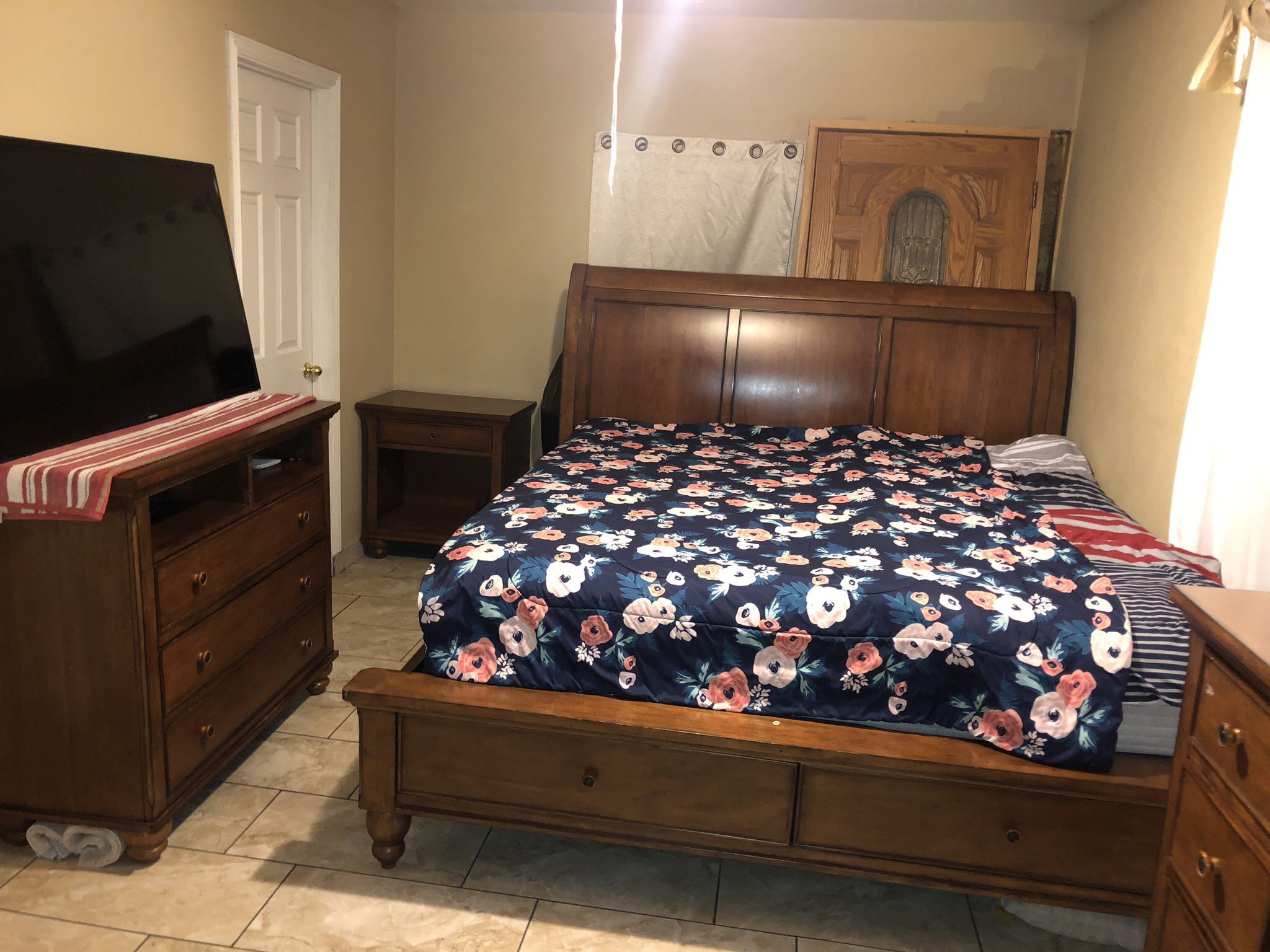 King & California King Bedroom Set