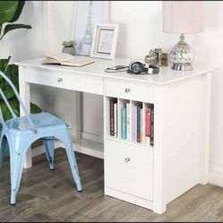 BRAND NEW DESK WHITE NEW