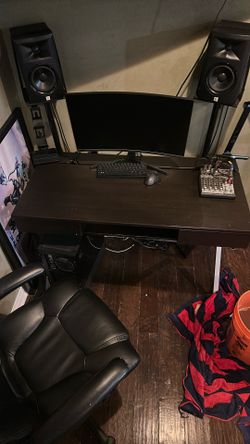 Dark Wood Computer Desk – Perfect for Home Office or Studio 