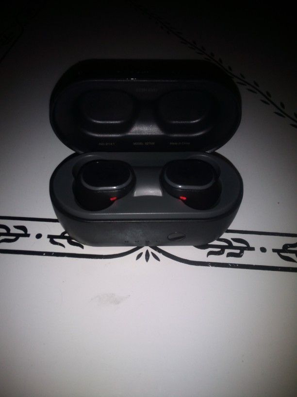 SKULLCANDY WIRELESS EARBUDS 