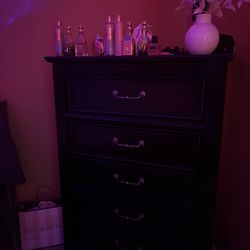 black 5 drawer dresser