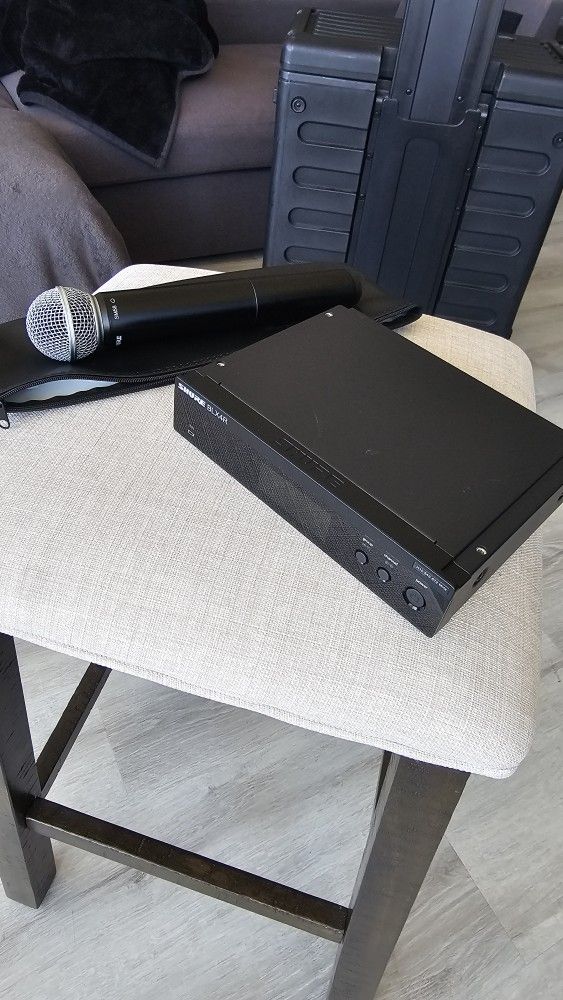 $275 - Shure BLX4R/SM58 Wireless Mic System