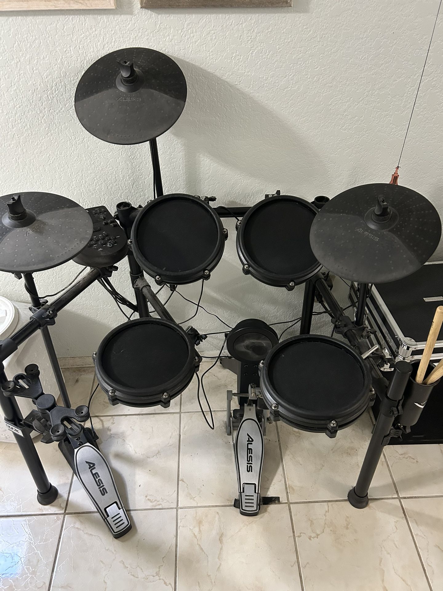 Alesis Nitro Mesh Electronic Drum Set