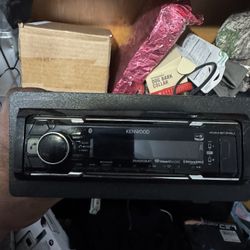 Kenwood Bluetooth radio in great condition