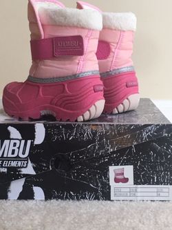 Kids snow boots size “6”