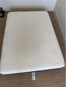 Full Size 12” Memory Foam Mattress – Like New